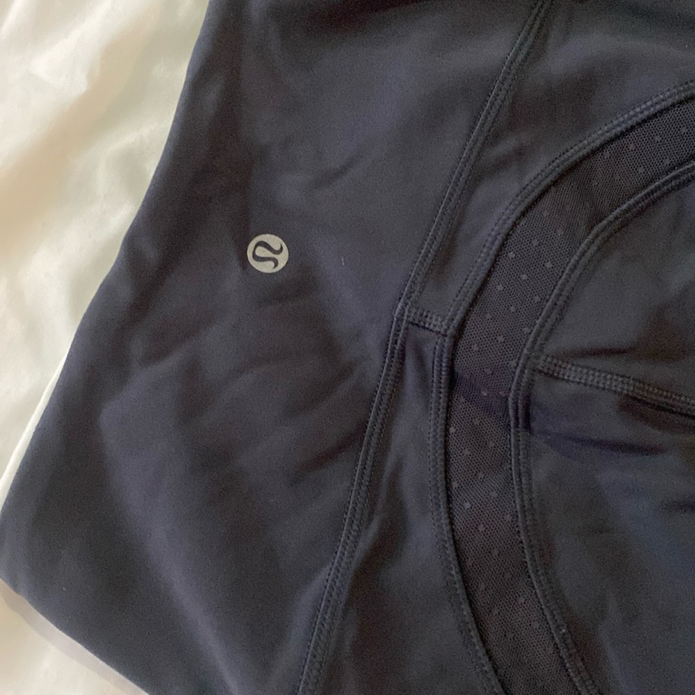 dark grey lulu lemon leggings - Picture 3 of 3